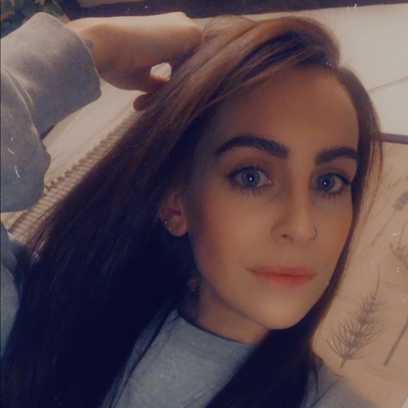 Meet your Posher, Jessica - Picture 1 of 1